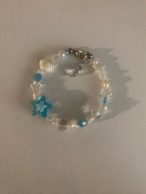 Wave To Earth Jewelry, Wave To Earth Inspired Outfits, W2e Bracelets, Wave To Earth Aesthetic Outfit, Wave To Earth Bracelet, Wave To Earth Outfit, Wave To Earth Aesthetic, Earth Aesthetic, Beady Eyes