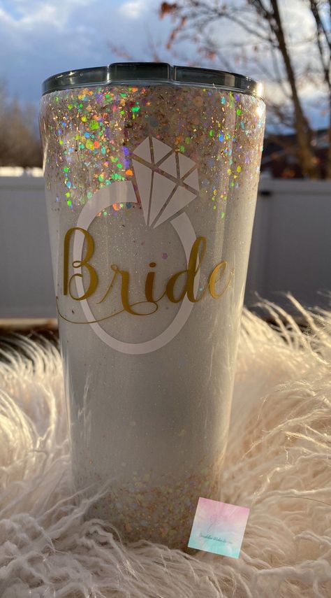 Wedding Tumbler Cups, Bride Tumbler Cup, White Glitter Tumbler, Wedding Tumblr, Tumblers Epoxy, Bride Cup, Bridal Party Groomsmen, Resin Gifts, Charleston Bachelorette