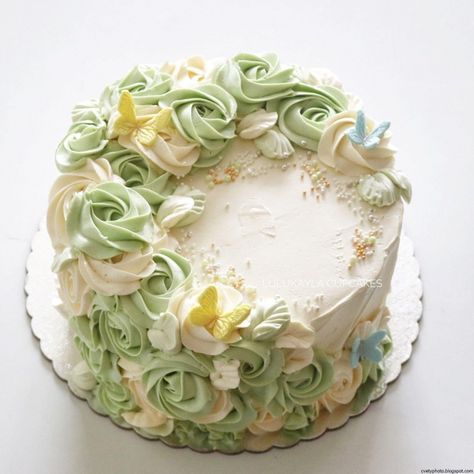 Mama Cake, Buttercream Flower Cake, Rosette Cake, Buttercream Cakes, Creative Cake Decorating, Cake Decorating Ideas, New Mama, Different Cakes, Sugar Cake