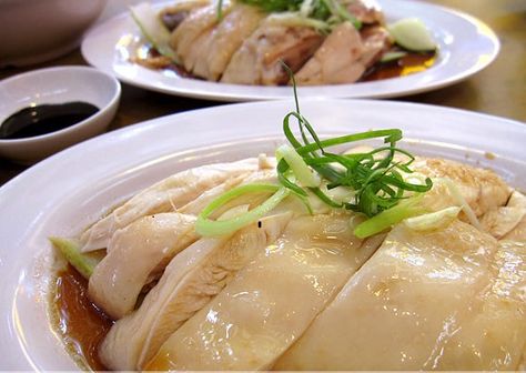 Chinese Poached Chicken Recipe, Boiled Chicken Recipes, Chicken Chinese, Chicken Breast Crockpot Recipes, Crockpot Chicken Breast, Chicken Rice Recipes, Hainanese Chicken, Whole Chicken Recipes, Steamed Chicken