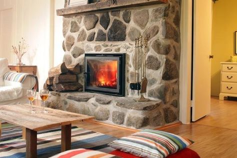 Creating a warm atmosphere in your home Hanging Fireplace, Brick Interior, Feminine Decor, Ethanol Fireplace, Bioethanol Fireplace, Cabinet Style, Stone Fireplace, Wood Burning Fireplace, Cabins In The Woods