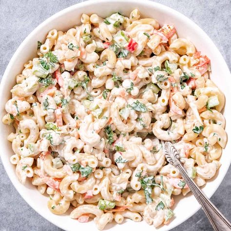 Sweet and Creamy Macaroni Salad Recipe Deli Macaroni Salad, Deli Macaroni Salad Recipe, Sweet Pasta Salads, Sweet Pasta, Whitefish Salad, Creamy Macaroni Salad, New York Deli, How To Make Macaroni, Cold Side Dishes