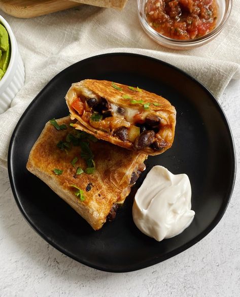 Veggie Burritos, Black Bean Burritos, Bean And Cheese Burrito, Black Bean Burrito, Bean Burrito, Dinner Menu Ideas, Gluten Free Wraps, Bean Burritos, Veggie Burrito