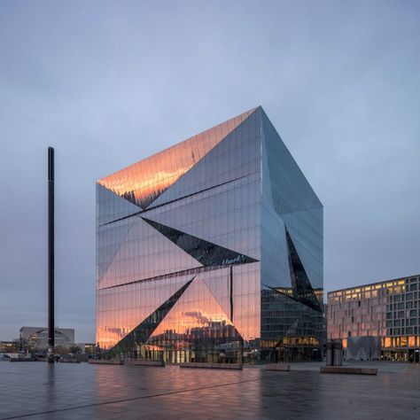 3XN unveils cube-shaped office block in central Berlin 3xn Architects, Cubes Architecture, World Architecture Festival, Danish Architecture, Smart Building, Smart Office, Outdoor Balcony, Building Systems, Natural Ventilation