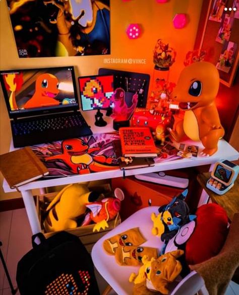 Pokemon Desk Setup, Pokemon Room Decor Ideas, Pokemon Setup, Game Display Ideas, Pokemon Room Decor, Nintendo Room, Gaming Room Setup Ideas, Diy Pc Case, Game Display