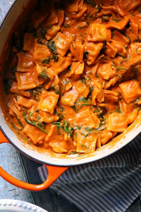 The only vodka sauce recipe you're ever need! Made with ravioli instead of penne so that it's totally extra, but in the best way. Sponsored by @pompeian. #TrendingInTheKitchen #vodkasauce #ravioli #pastarecipe Vodka Sauce Recipe, Alla Vodka, Vodka Sauce, Food Is Fuel, Food Obsession, Sauce Recipe, Ravioli, Pretty Food, Food Cravings