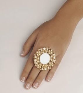 Love this mirror ring Mughal Floral Motifs, Mirror Ring, Indian Rings, Antique Jewellery Designs, Indian Jewellery Design Earrings, Jewelry Mirror, White Stones, Bangles Jewelry Designs, Jewelry Design Earrings