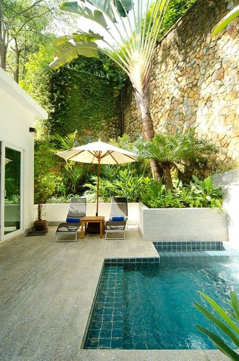 28 Cool Plunge Swimming Pools For Outdoors Kleiner Pool Design, Pool And Patio, Moderne Pools, Small Swimming Pools, Small Pool Design, Small Pools, Pool Decor, Have Inspiration, Swimming Pools Backyard