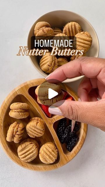 Small Cookies Recipe, Snacks From Scratch, Peanut Butter Maple Syrup, Cookie Recipe Video, Toddler Recipes, Cookie Sandwiches, Baking Hacks, Nutter Butter Cookies, Nutter Butter