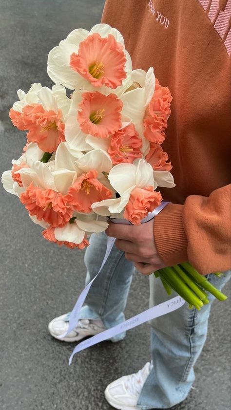 Hibiscus Bouquet, Sweet Flowers, Boquette Flowers, Nothing But Flowers, Flower Therapy, Beautiful Bouquet Of Flowers, Pretty Plants, Bouquet Of Flowers, Flower Lover