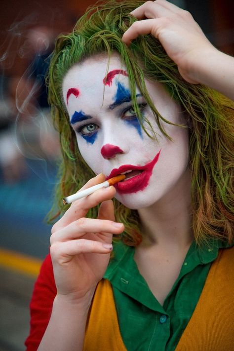 Costumes For Teenage Girl, Female Joker, Joker Halloween, Cute Group Halloween Costumes, Joker Costume, Spooky Costumes, Harley Quinn Costume, Hallowen Costume, College Halloween