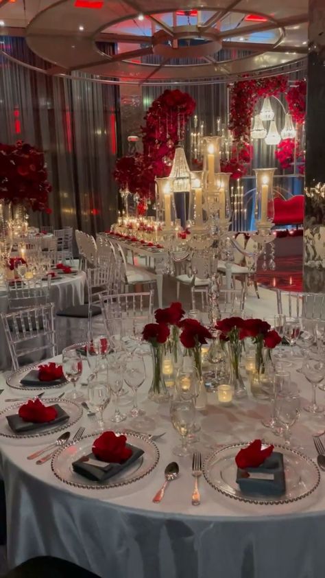 Red Quinceanera Theme, Red Quince Theme, Red Quinceanera Ideas, Quinceanera Red, Quince Decor, Quince Themes, Red Quince, Red Wedding Decorations, Quinceanera Planning