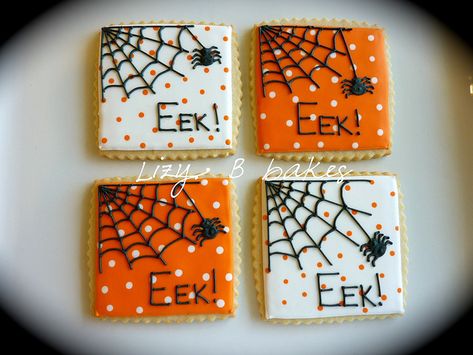 halloween cookies by lizybbakes, via Flickr Aesthetic Cookies, Halloween Sugar Cookies Decorated, Halloween Torte, Cookies Aesthetic, Easy Halloween Cookies, Halloween Cookie Recipes, Cookies Halloween, Table Halloween, Halloween Cookies Decorated