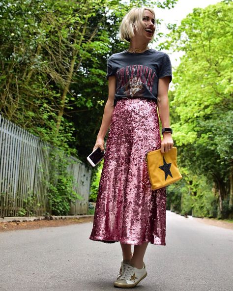 #sequins #sequinskirt #styling #springstyle #sequinmidiskirt Sequin Skirt Outfit Summer, Sequins And Sneakers Outfit, Sequin Shoes Outfit, Pink Sequin Skirt Outfit, Long Sequin Skirt Outfit, Sequin Maxi Skirt Outfit, Sequin Skirt Outfit Casual, Pink Sequin Skirt, Sequin Skirt Outfit