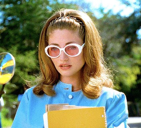 Jawbreaker 1999, Mean Girls Fashion, 90s Movies Fashion, Rebecca Gayheart, Julie Benz, Plaid Set, Rose Mcgowan, 90s Movies, Velvet Crop Top