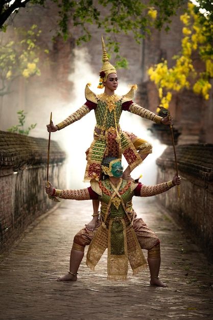 Photo khon is a classical thai dance in ... | Premium Photo #Freepik #photo #antique #history #religion #art Thai Dance, Psd Icon, Iconic Photos, The Battle, A Mask, Premium Photo, Literature, Mask, Stock Photos