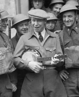 George Formby, Silver Screen Actresses, British Comedy, Silent Movie, I Love Music, George Harrison, Documentary Film, Interesting Faces, Second World