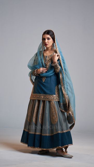 Pak Suits, Long Kurti Patterns, Heena Kochhar, Heavy Dresses, Pakistani Fancy Dresses, Pakistani Fashion Party Wear, Indian Dresses Traditional, Desi Clothes, Traditional Indian Outfits