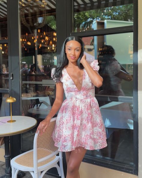 Give me one word to describe this dress🧚🪷 a great evening with @stevemadden Tea Outfits For Women, High Tea Outfits, High Tea Outfits For Women, High Tea Outfit, Baby Shower Outfit Ideas, Outfits For Women Summer, Baby Shower Outfit, Dress For Summer, Pink Floral Dress