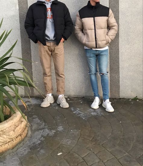 Yeezy 500 Outfit, Yeezy Outfit, Yeezy 500, Stylish Men Casual, Beige Outfit, Yeezy 350, Streetwear Men Outfits, Friends Fashion, Christmas Aesthetic