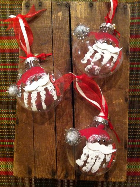 Diy Hand Ornaments Kids, Kids Christmas Crafts Ornaments, Preschool Christmas Gifts, Baby Christmas Crafts, Santa Claus Crafts, Four Fingers, Babysitting Crafts, Handprint Christmas, Baby Footprint