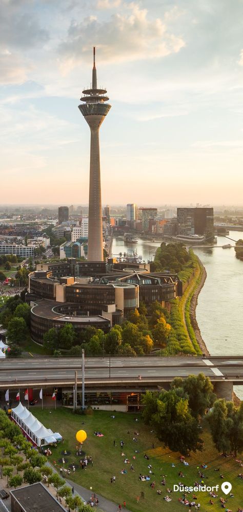 Stadt am Fluss mit Fernsehturm Dusseldorf Germany, Learn German, Dusseldorf, Cinematic Photography, Moving Out, Business Travel, Fall Vibes, Places To Travel, Beautiful Places