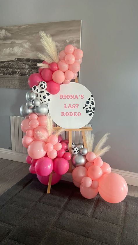 Cowgirl Hen party styled easel #easel #ballooneasel #balloondeliverycork #balloonarch #balloonstylist #balloongarlands #corkcityballoons #balloonsireland #askballooncork Hen Party Balloons, Party Tricks, Balloons Ideas, Puppy Birthday Parties, Hen Party Ideas, Cork City, Ideas Para Boda, Balloon Delivery, Balloon Arches