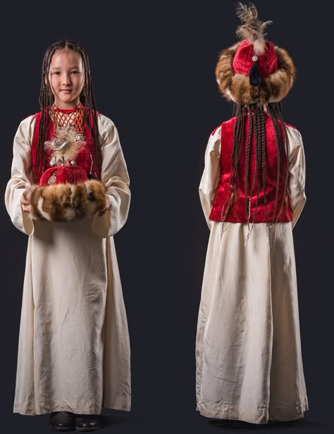 Kyrgyzstan Clothing, Lego Animation, World Aesthetic, Toys Barbie, Anime World, Turkey Country, National Clothes, Traditional Costume, Central Asia