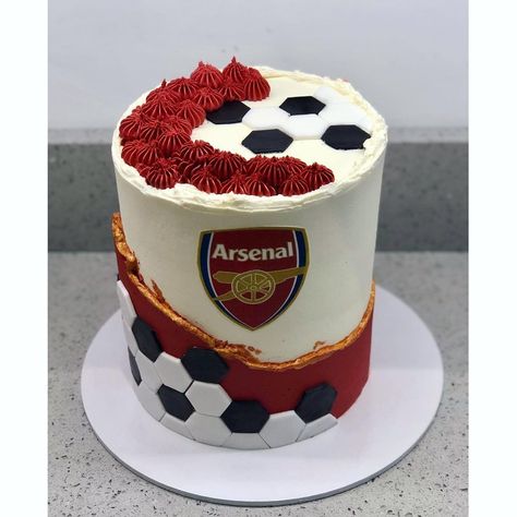 Arsenal Birthday Cakes For Men, Arsenal Birthday Cake, Arsenal Cake, Football Themed Cakes, Football Cakes, Football Arsenal, Soccer Birthday Cakes, Bespoke Cakes, Celebration Desserts