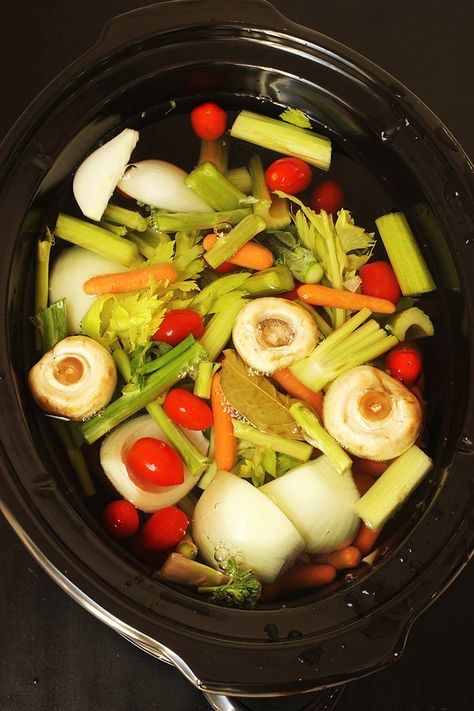 How to Make Vegetable Broth in the Slow Cooker - Good Cheap Eats Homemade Vegetable Broth, Pasta With Meat Sauce, Plant Based Soups, Stock Recipes, Homemade Enchiladas, Veggie Stock, Kale And Spinach, Vegetable Broth, Frozen Veggies