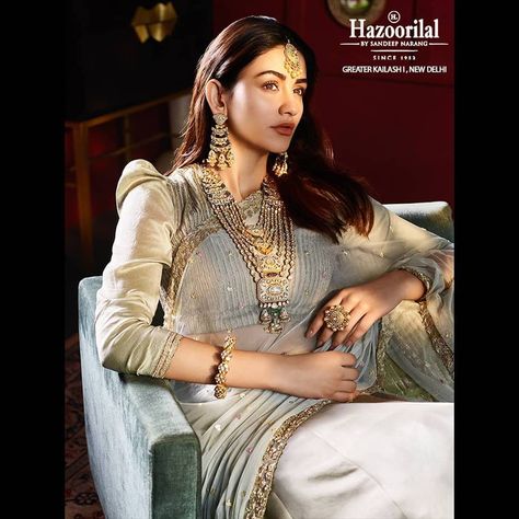 #HazoorilalJewellers Bridal Asia, Hazoorilal Jewellers, Indian Bride Poses, Kundan Jewellery Bridal, Traditional Blouse Designs, Midas Touch, Latest Dress Design, Wearing Jewelry, Beautiful Gold Necklaces