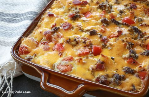 It doesn’t get better than beef, bacon and gooey cheddar—try this bacon cheeseburger pasta bake recipe! Dairy Free Pasta Bake, Big Mac Salat, Bacon Cheeseburger Casserole, Cheeseburger Pasta, Dairy Free Pasta, Cheeseburger Casserole, Keto Casserole, Low Carb Casseroles, Baked Pasta Recipes