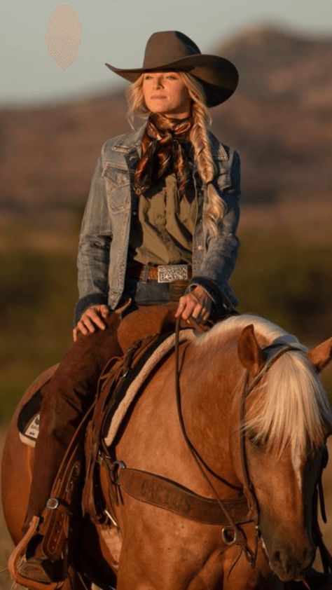 Cowgirl Photography, Cowgirl Photoshoot, Cowgirl Pictures, Western Photography, Wilde Westen, Looks Country, Cowgirl Aesthetic, Estilo Country, Western Style Outfits