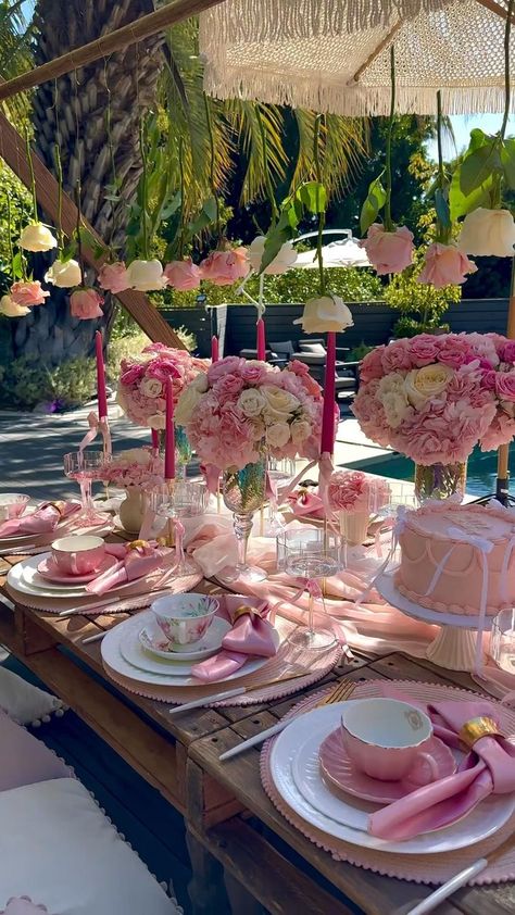 Outdoor Birthday Brunch, Bridal Dinner, Birthday Party Paper Decorations, Adult Tea Party, 13 Birthday, Brunch Decor, Bridesmaid Ideas, Bday Party Theme, Outdoor Birthday