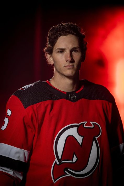 John Marino, Nj Devils, Hockey Memes, New Jersey Devils, Sport Hockey, Figure Skater, Hockey Players, Baseball Players, Ice Hockey