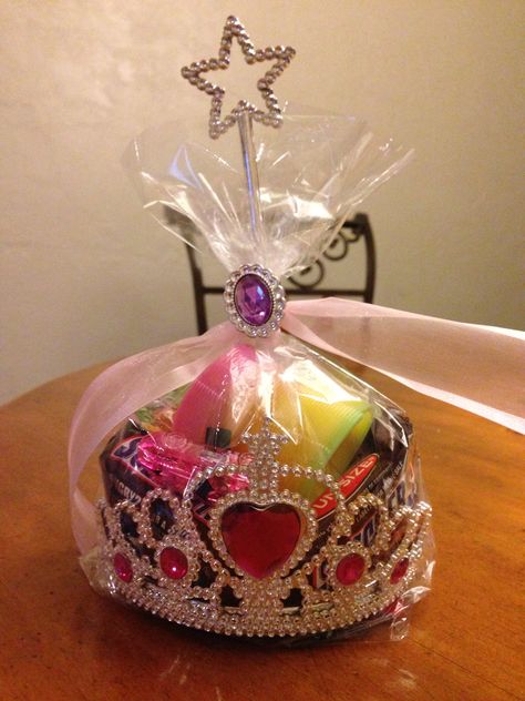 Princess theme favor bags easy to make Famous Princesses, Princess Peach Party, Super Mario Bros Birthday Party, Princess Theme Birthday, Peach Party, Quinceanera Planning, Mario Bros Birthday, Princess Theme, Girl Themes