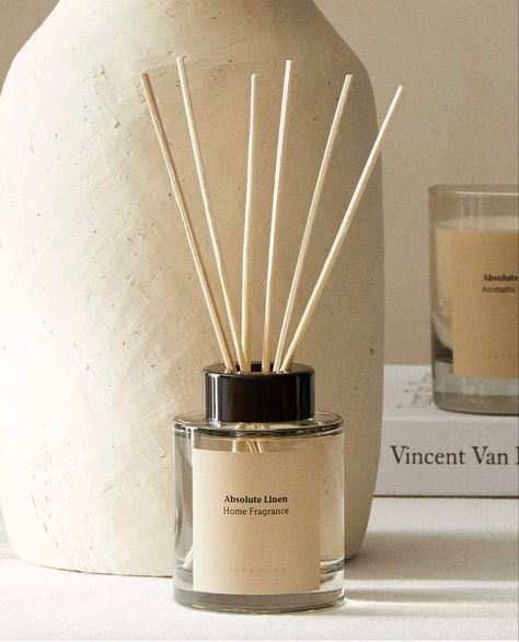 Zara Home Fragrance, Wonder Photography, February Goals, Reed Diffuser Decor, Expensive Candles, Home Diffuser, Souvenir Ideas, Pop Colour, Diffuser Bottle