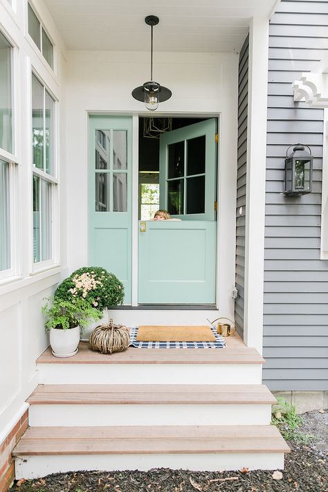 Benjamin Moore 703 Catalina Blue Blue Front Door Paint Color Best Blue Turquoise Paint Color for Doors Benjamin Moore 703 Catalina Blue #BenjaminMoore703CatalinaBlue #BluedoorPaintColor #TurquoisedoorpaintColor Front Door Colors Interior, Mint Green Door, Mint Paint, Best Front Door Colors, Dutch Doors, Best Front Doors, Green Front Doors, Garage Door Styles, Front Door Paint Colors