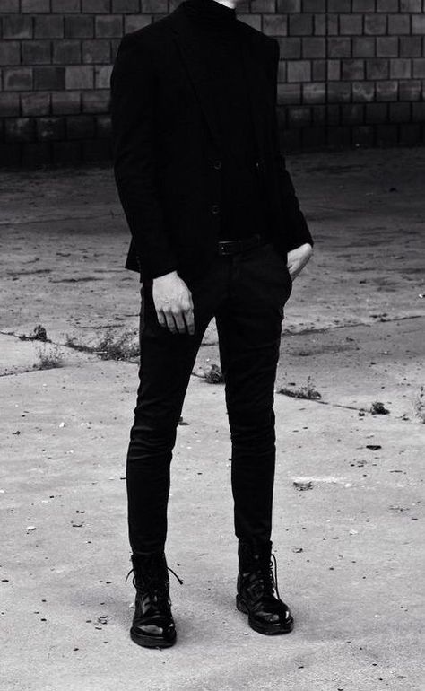 New post on neaarty Modern Vampires, Lucky Blue Smith, Lucky Blue, Style Steal, Chelsea Boots Men, Cool Outfits For Men, Men Fashion Casual Outfits, Gentleman Style, Elegant Outfit