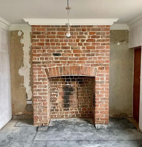 Emma on Instagram: "Transformation Tuesday Celebrating Progress, however slow!😂🤦🏻‍♀️ We started the chimney project a few months back now. Started, got really excited but had to stop to fix the roof while the scaffolding was up. Annoying as the roof was only done last year, but I’m over it now 😂(honest)lol. But, we managed to finish pointing the chimney so I’m celebrating 🥳!!! Now just waiting very impatiently for the kitchen to arrive this week eeeeekkkkkk!!!!! Hope you’re having a great w Brick Chimney, Victorian Terrace, Home Fireplace, Transformation Tuesday, Scaffolding, Exposed Brick, Renovation Project, The Roof, Light Fittings