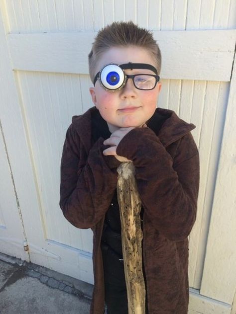 Alastor Mad Eye Moody Costume with Anamatronic Eye Mad Eye Moody Costume, Mad Eye Moody, 100 Year Old House, The Roof Of The House, Bionic Eye, Book Character Costumes, Cowboy Costume, Anniversaire Harry Potter, Black Church