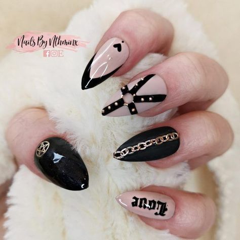 Pretty Black Nail Designs, Simple Black Nail Designs, Acrylics Black, Cute Black Nails, Black Nail Ideas, Black And Nude Nails, Long Black Nails, Black Ombre Nails, Ten Nails