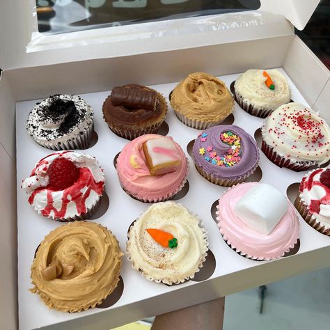 Primrose Bakery (@primrosebakery) • Instagram photos and videos Home Bakery Aesthetic, Sweet Treat Aesthetic, Baking Aesthetic Cupcakes, Primrose Cupcakes, Cute Cupcake Aesthetic, Cupcake Aesthetic, Cupcake Business, Bakery Muffins Aesthetic, Aesthetic Cupcakes