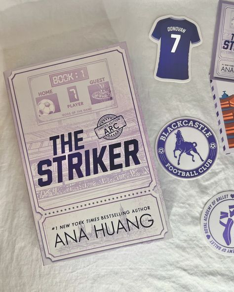 Screaming. Crying. Throwing up. THE BEST BOOK MAIL!! I received my very first physical ARC today! Of course I preordered the book already, but to receive an advanced copy??!!?! I can’t even put in to words how excited I am to read this book! The Striker releases October 22nd!💜⚽️🩰 Synopsis in the comments! The Striker, The Striker Spicy Chapters, Colleen Hoover Books Stickers, The Striker Book, Book Tropes Stickers, Talk Bookish To Me Book, Unread Books, Recommended Books To Read, Top Books To Read