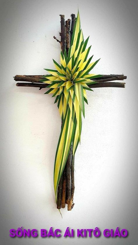 Palm Sunday Decorations Church Flower Arrangements, Church Flower Arrangements Altars Ideas, Church Altar Flowers, Cross Flower Arrangement, Altar Flower Arrangements, Living Room Diy Decor, Easter Church Flowers, Room Diy Decor, Palm Sunday Decorations