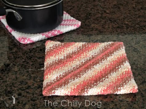 Knitting Pattern: Grammy's Favorite Potholders | The Chilly Dog Tea Cozy Pattern, Knitted Washcloths, Dishcloth Knitting Patterns, Potholder Patterns, Knit Dishcloth, Crochet Potholders, Dishcloth Pattern, Crochet Kitchen, Quick Crochet