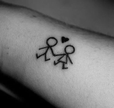 Stick Figure Tattoo Couple, Stick Figure Tattoo, Family Tattoo Ideas, Love Symbol Tattoos, Purple Tattoos, Skull Hand Tattoo, Matching Best Friend Tattoos, Mommy Tattoos, Sibling Tattoos