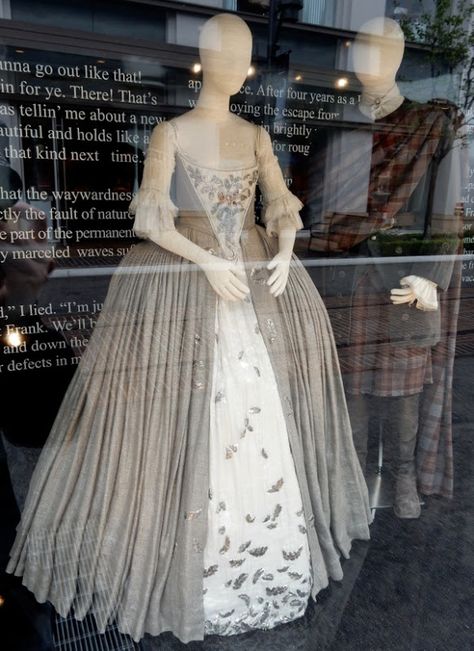 Claire Randall Outlander wedding dress Outlander Wedding Dress, 18th Century French Fashion, Colonial Wedding, Outlander Wedding, Theatrical Costumes, Great Kilt, Tv Weddings, Outlander Costumes, Claire Randall