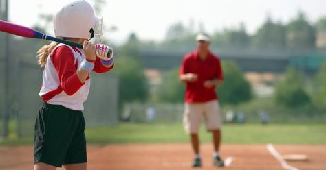 Kids Softball, Baseball Videos, Softball Drills, Baseball Tips, Baseball Drills, Baseball Hitting, Softball Season, Softball Coach, Basketball Workouts