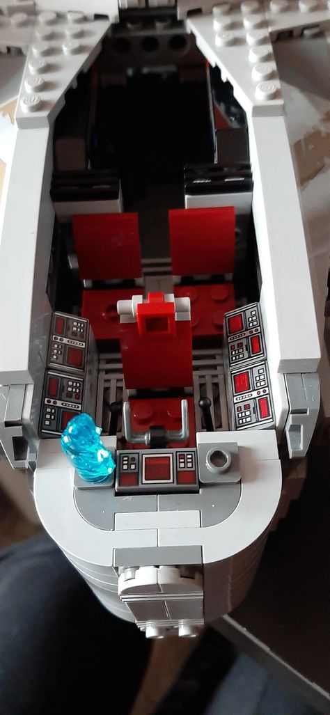 Lego Spaceship Interior, Star Wars Ship Interior, Ship Interior, Absent Father, Lego 4, Building Inspiration, Lego Board, Spaceship Interior, Lego Inspiration